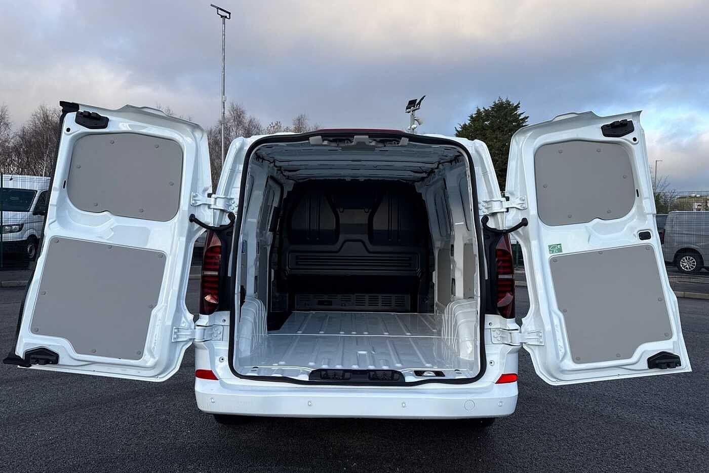 Used Volkswagen Transporter 2025 for sale - 77879226: Photo 9