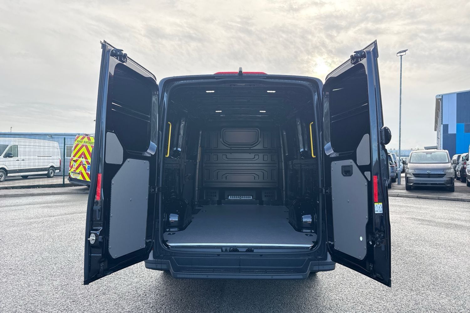 Used Volkswagen Crafter 2025 for sale - 77520330: Photo 6