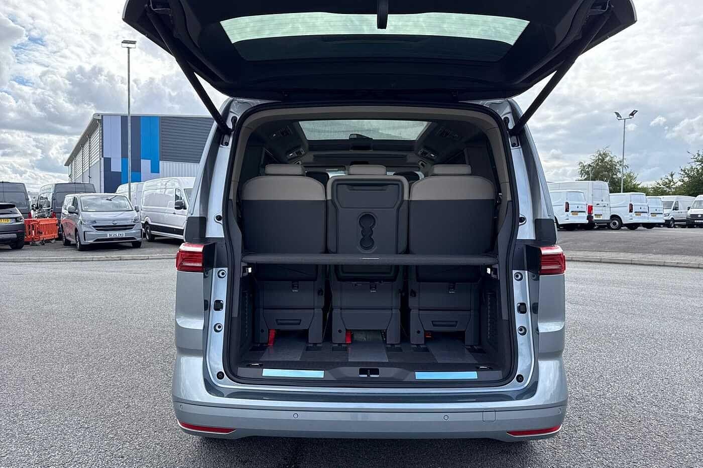 Used Volkswagen Multivan 2025 for sale - 78029549: Photo 9