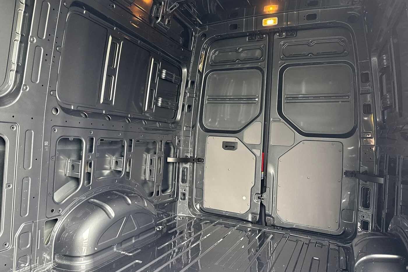 Used Volkswagen Crafter 2025 for sale - 76847889: Photo 13