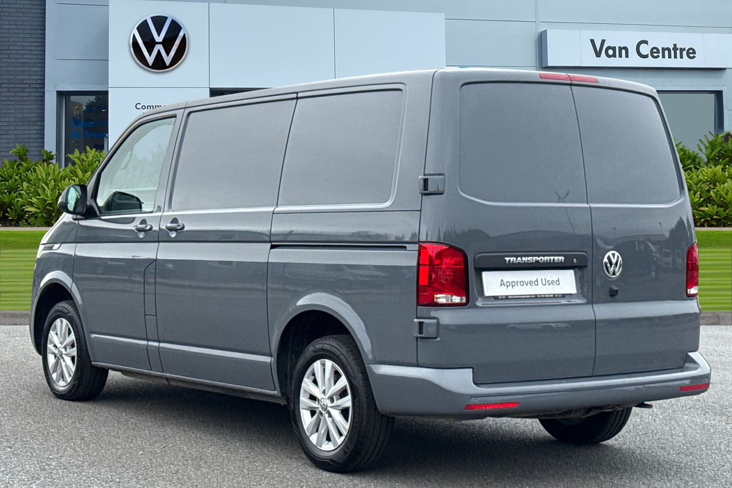 Used Volkswagen Transporter 2024 for sale - 76316614: Photo 2