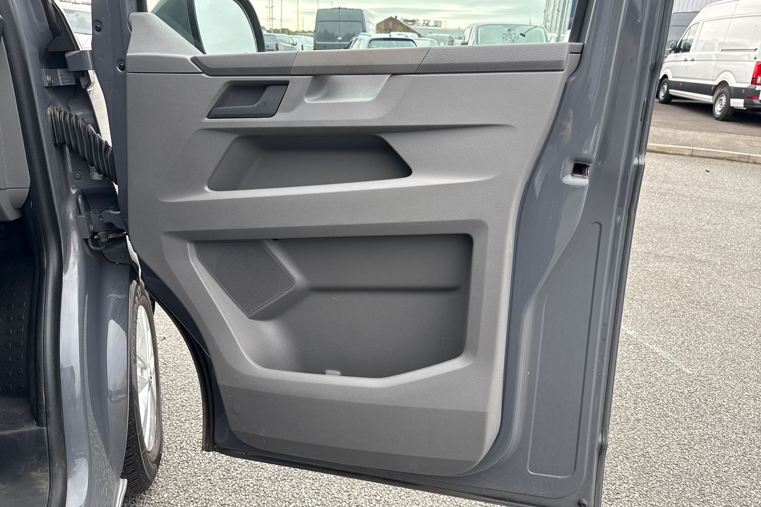 Used Volkswagen Transporter 2024 for sale - 76316614: Photo 35