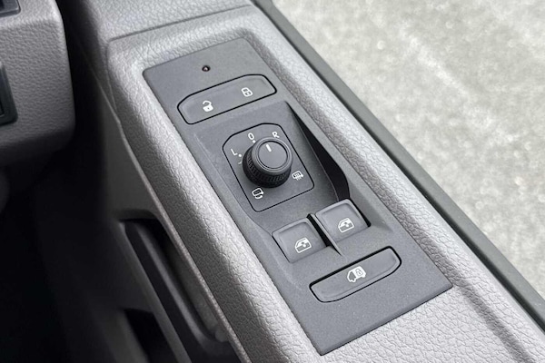 Used Volkswagen Transporter 2024 for sale - 76316614: Photo 38