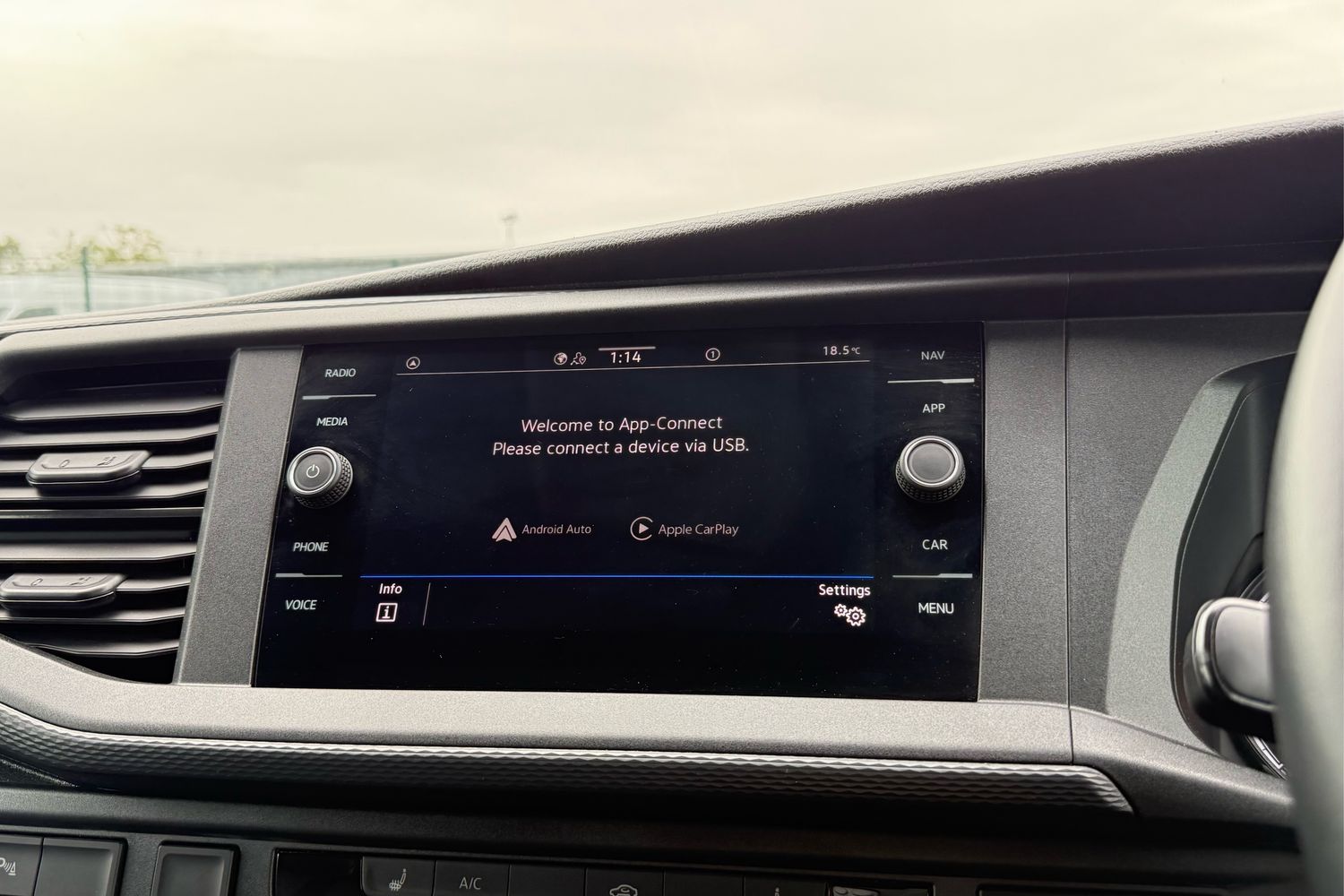 Used Volkswagen Transporter 2024 for sale - 76316614: Photo 51