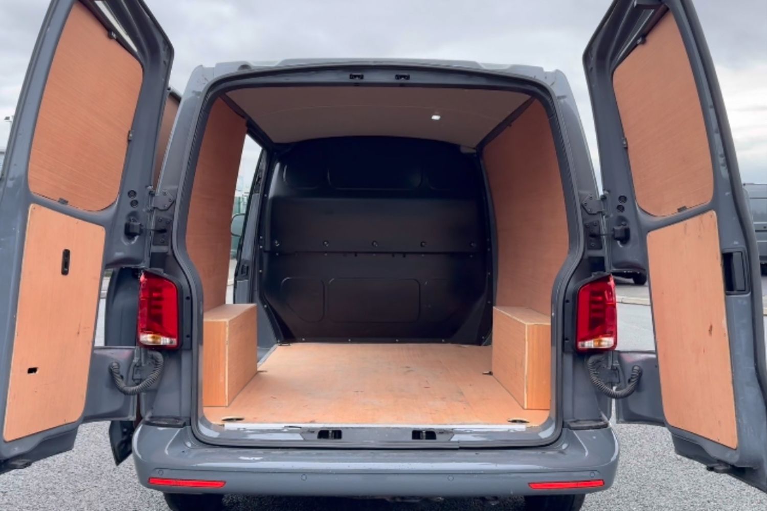 Used Volkswagen Transporter 2024 for sale - 76316614: Photo 7