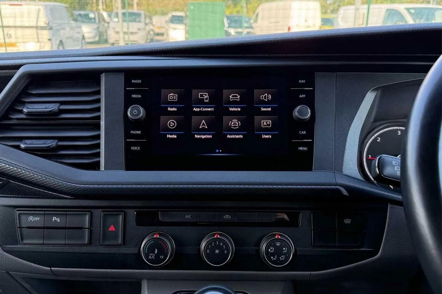 Used Volkswagen Transporter 2024 for sale - 76985304: Photo 16