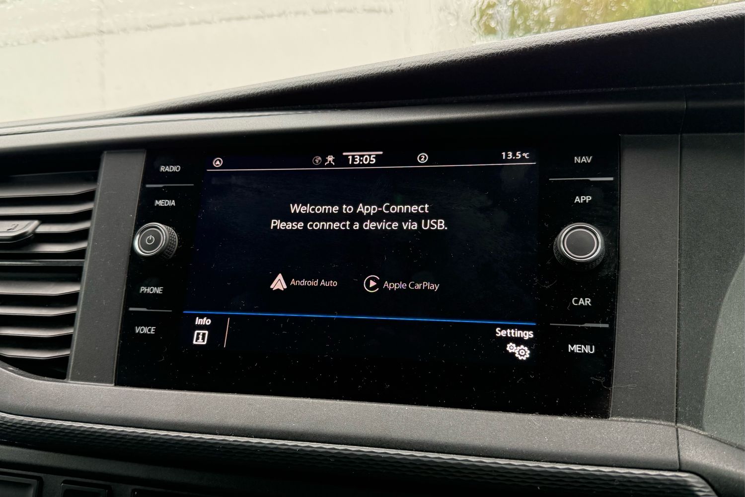 Used Volkswagen Transporter 2024 for sale - 76569576: Photo 50