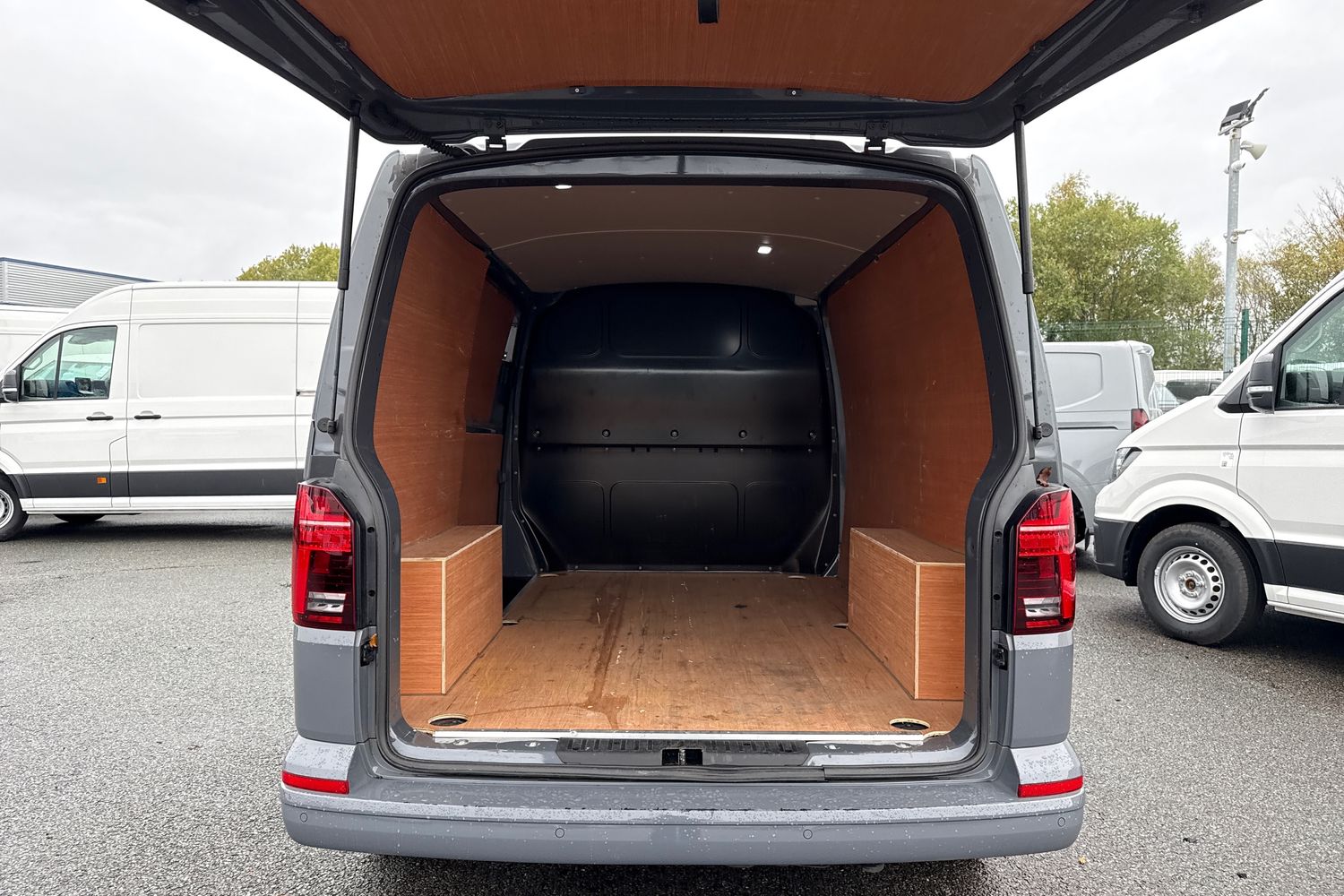 Used Volkswagen Transporter 2024 for sale - 76569576: Photo 6