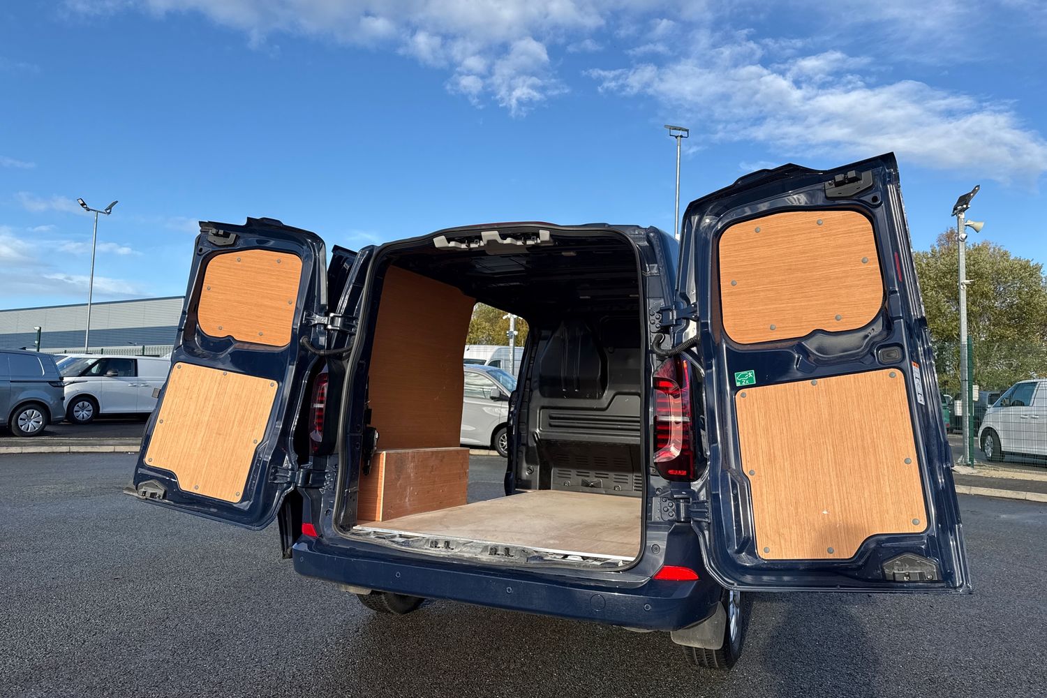 Used Volkswagen Transporter 2025 for sale - 77014034: Photo 31