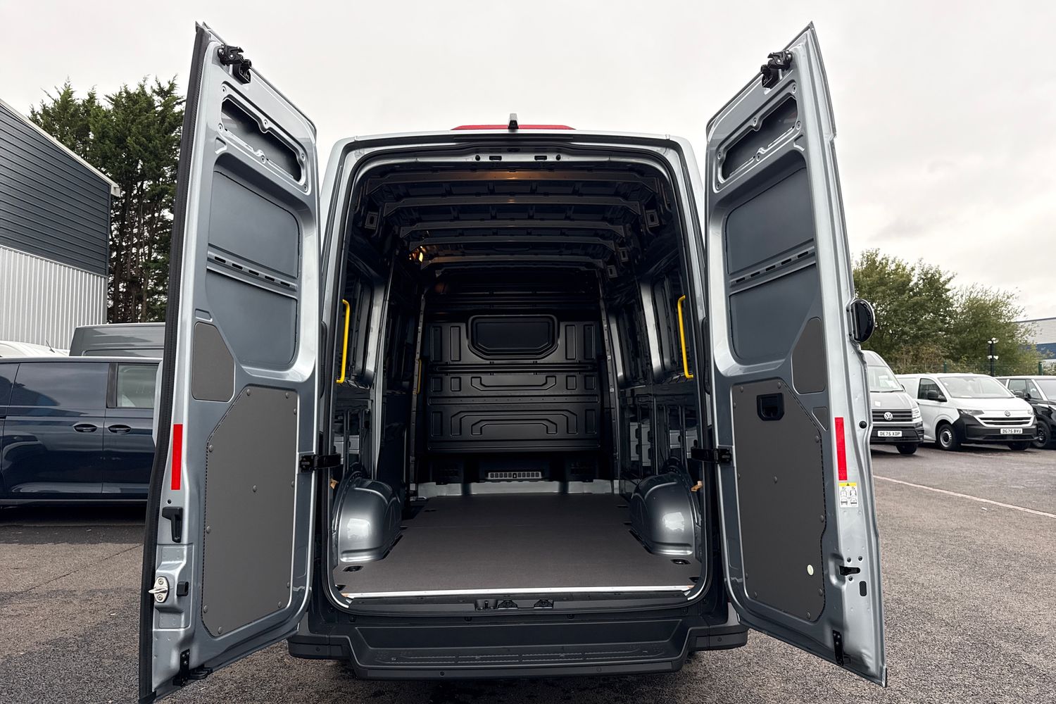 Used Volkswagen Crafter 2025 for sale - 76476045: Photo 6