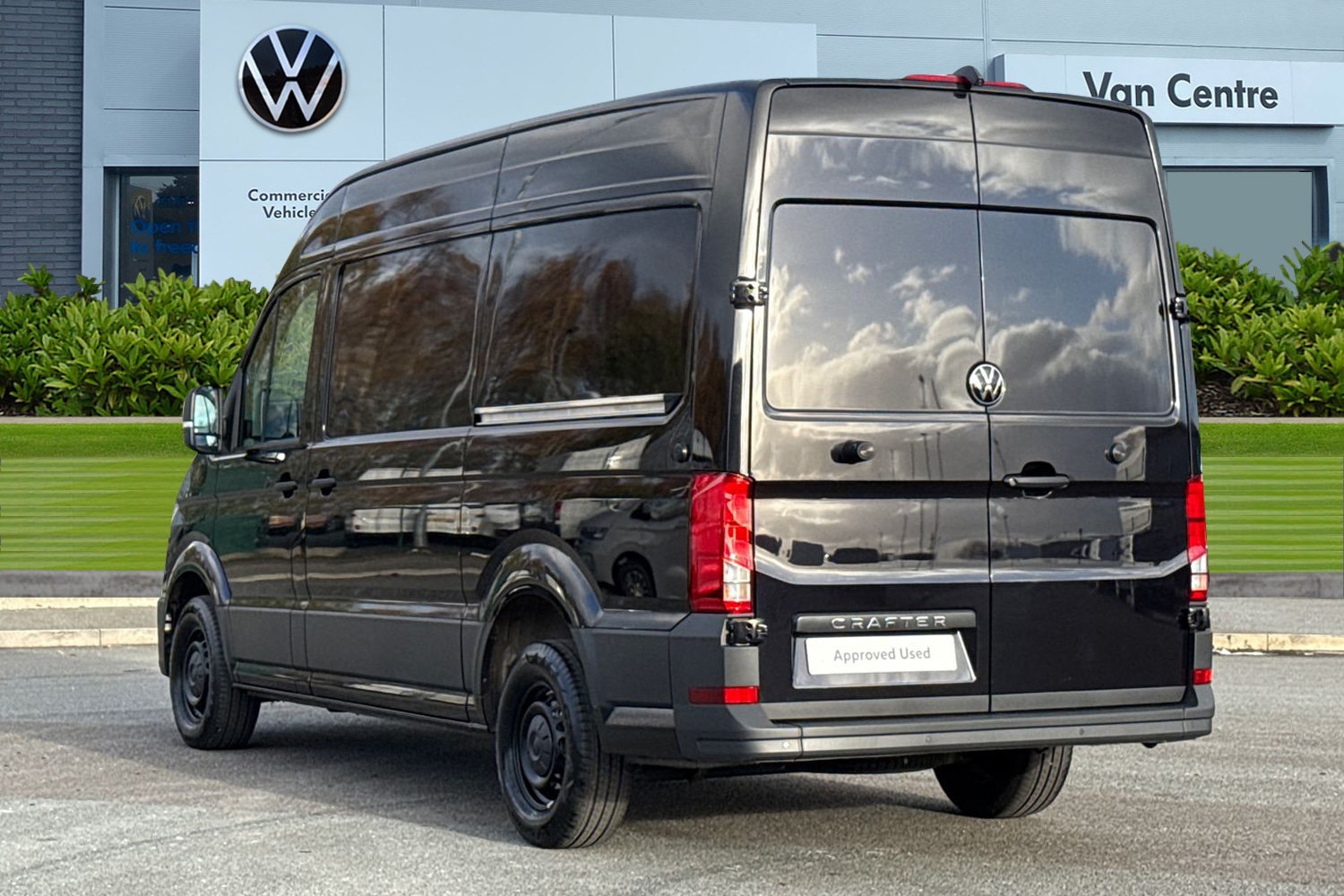 Used Volkswagen Crafter 2025 for sale - 76902551: Photo 2