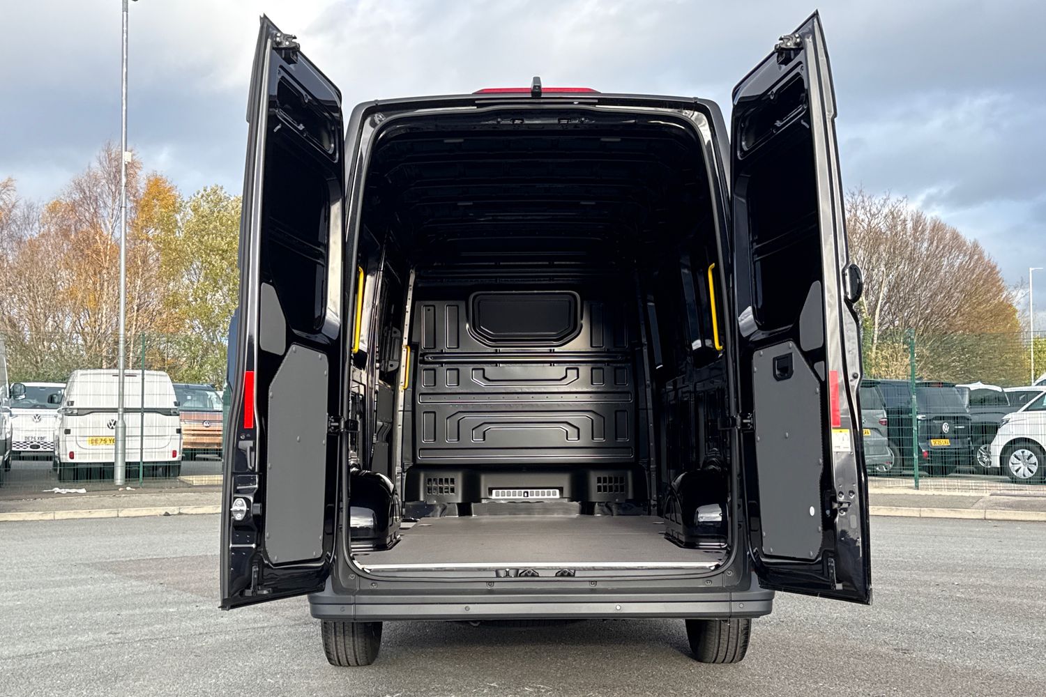 Used Volkswagen Crafter 2025 for sale - 76902551: Photo 6