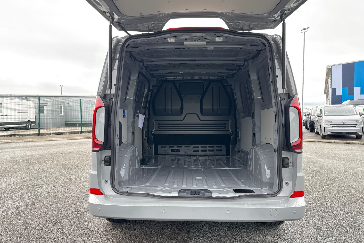 Used Volkswagen Transporter 2025 for sale - 77834902: Photo 6