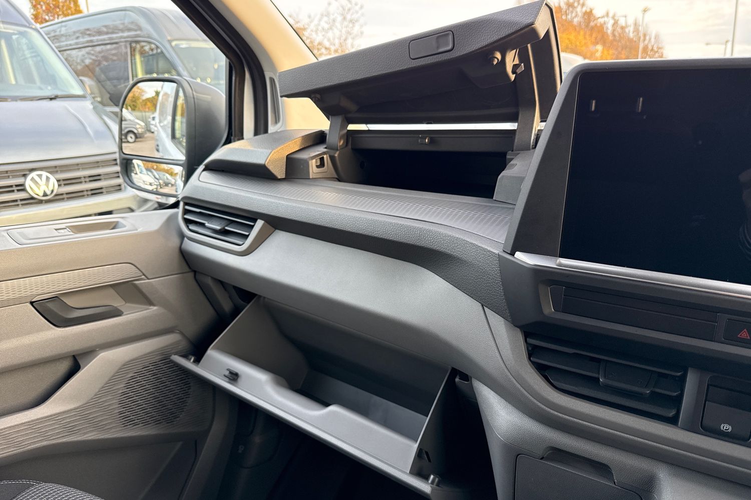 Used Volkswagen Transporter 2025 for sale - 76488303: Photo 32