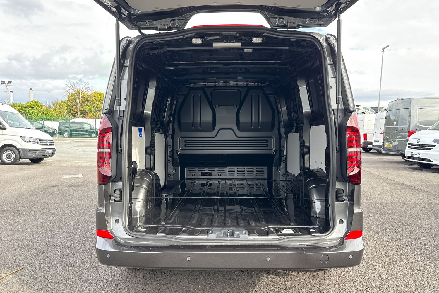 Used Volkswagen Transporter 2025 for sale - 77128946: Photo 6