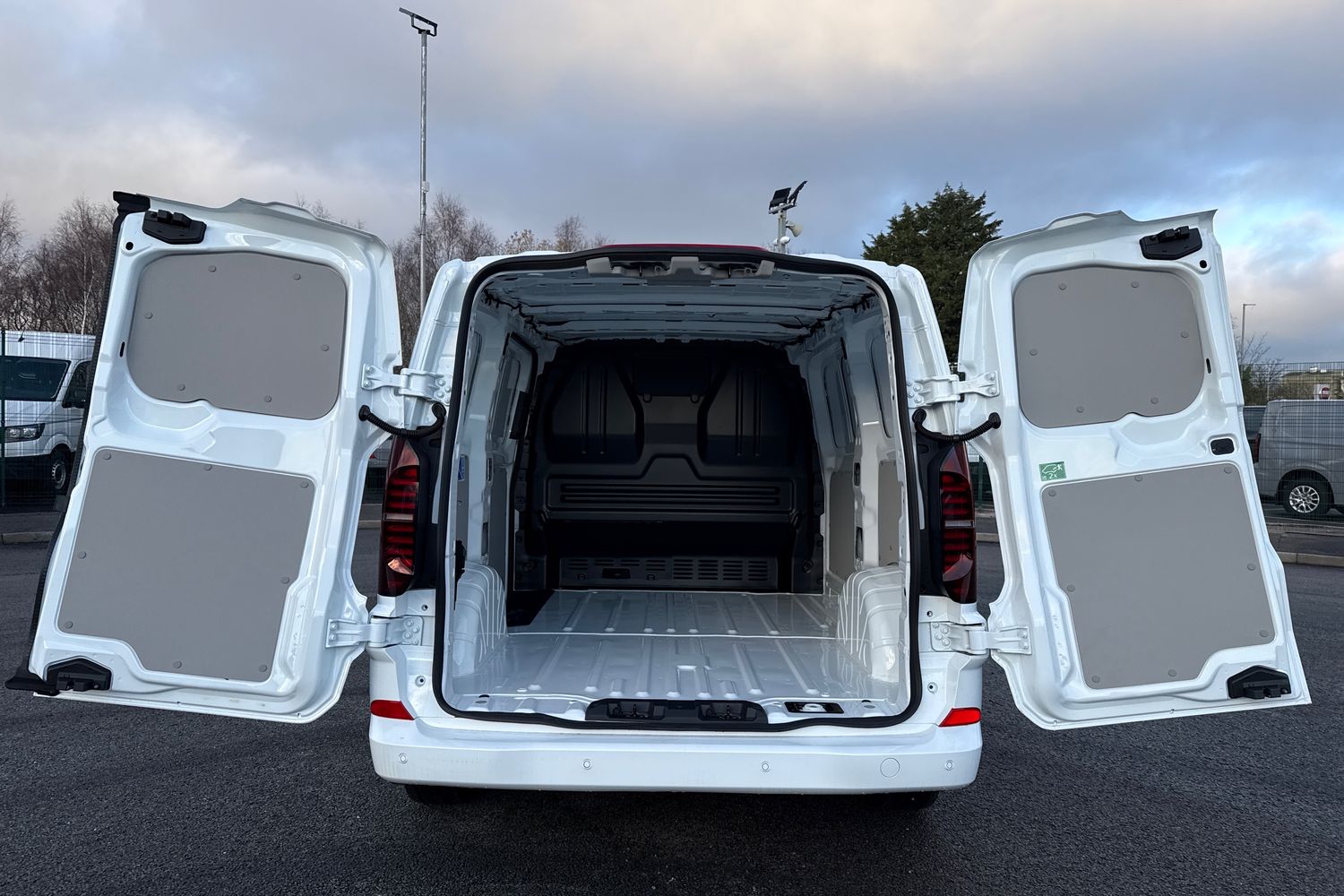 Used Volkswagen Transporter 2026 for sale - 77262502: Photo 6