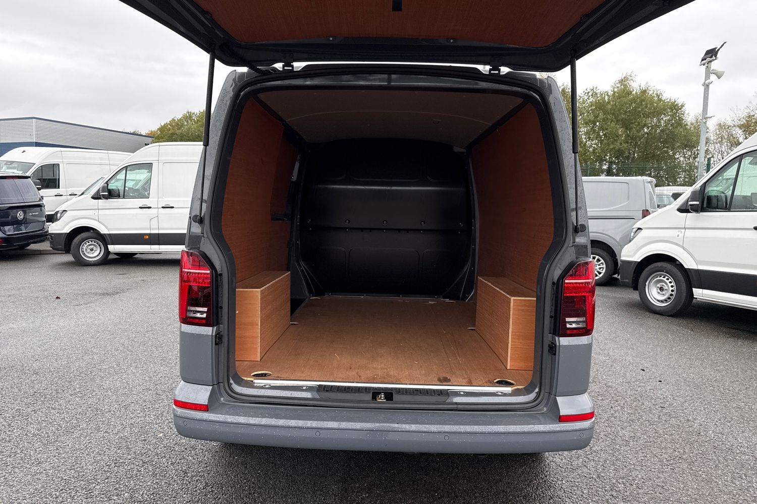 Used Volkswagen Transporter 2024 for sale - 76564715: Photo 9