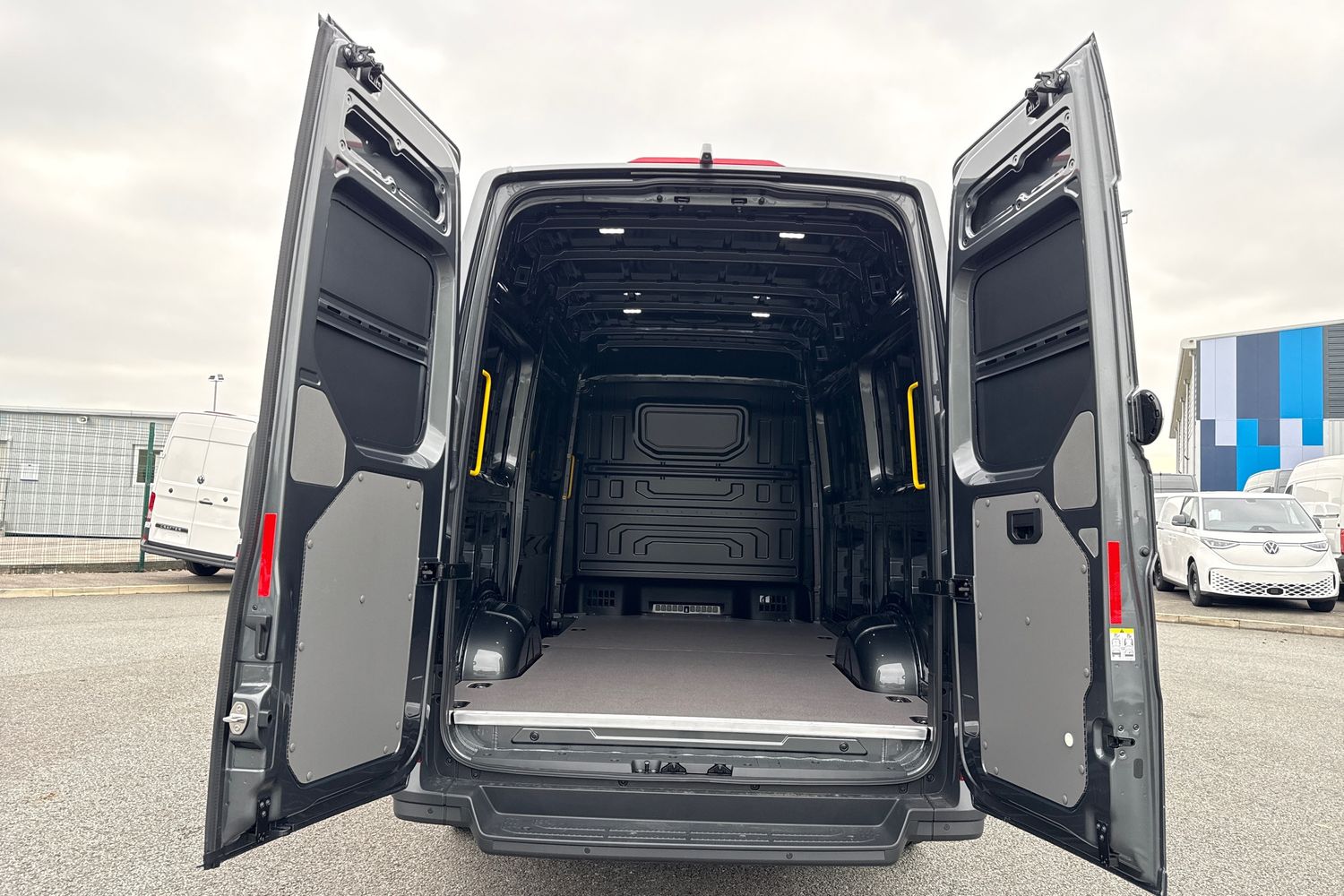 Used Volkswagen Crafter 2025 for sale - 76469327: Photo 6