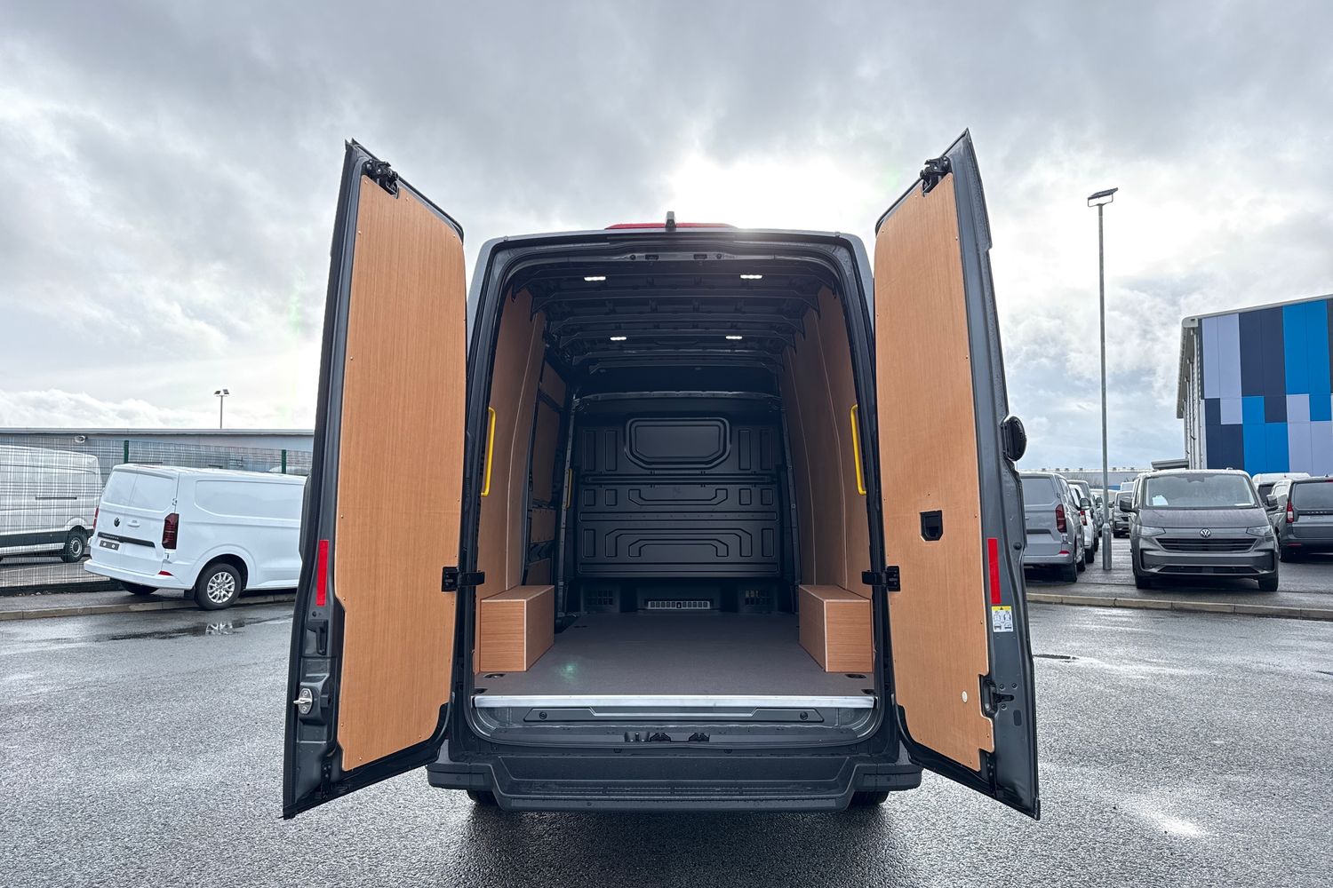 Used Volkswagen Crafter 2025 for sale - 77348298: Photo 6