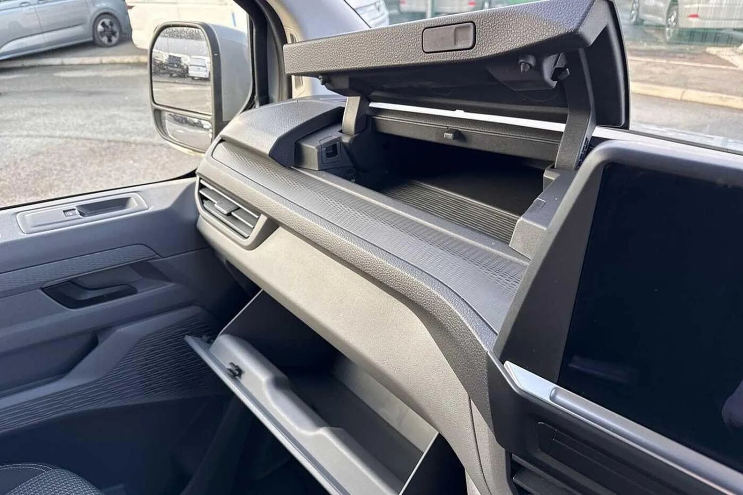 Used Volkswagen Transporter 2025 for sale - 77666256: Photo 35