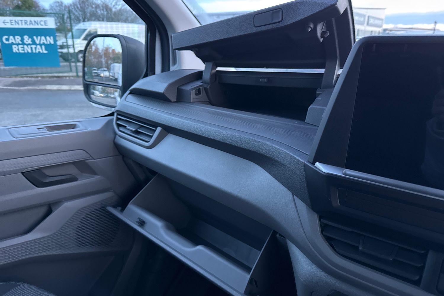 Used Volkswagen Transporter 2025 for sale - 76782985: Photo 35