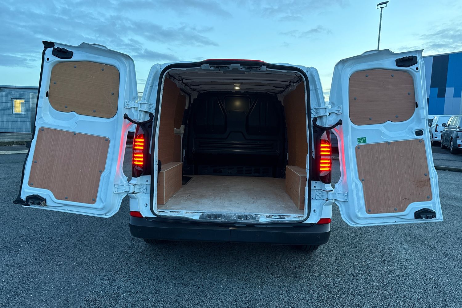 Used Volkswagen Transporter 2025 for sale - 76782985: Photo 7