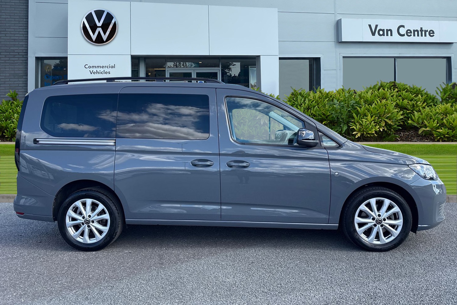 Used Volkswagen Caddy Maxi 2024 for sale - 76077345: Photo 3