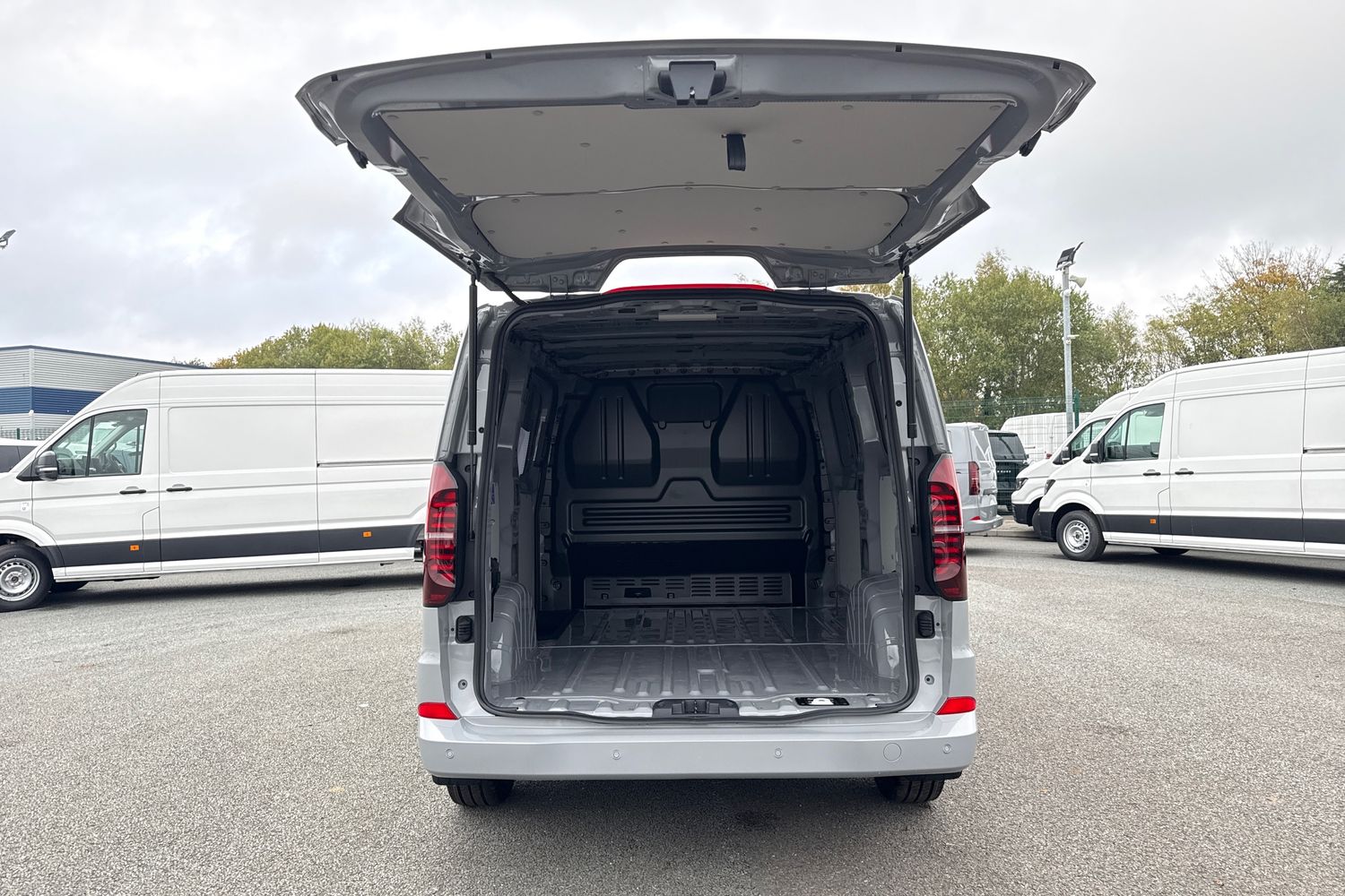 Used Volkswagen Transporter 2025 for sale - 76516039: Photo 6