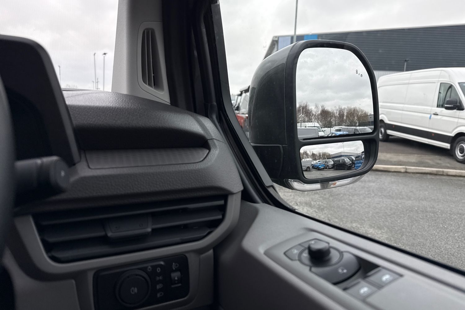 Used Volkswagen Transporter 2025 for sale - 77313030: Photo 20