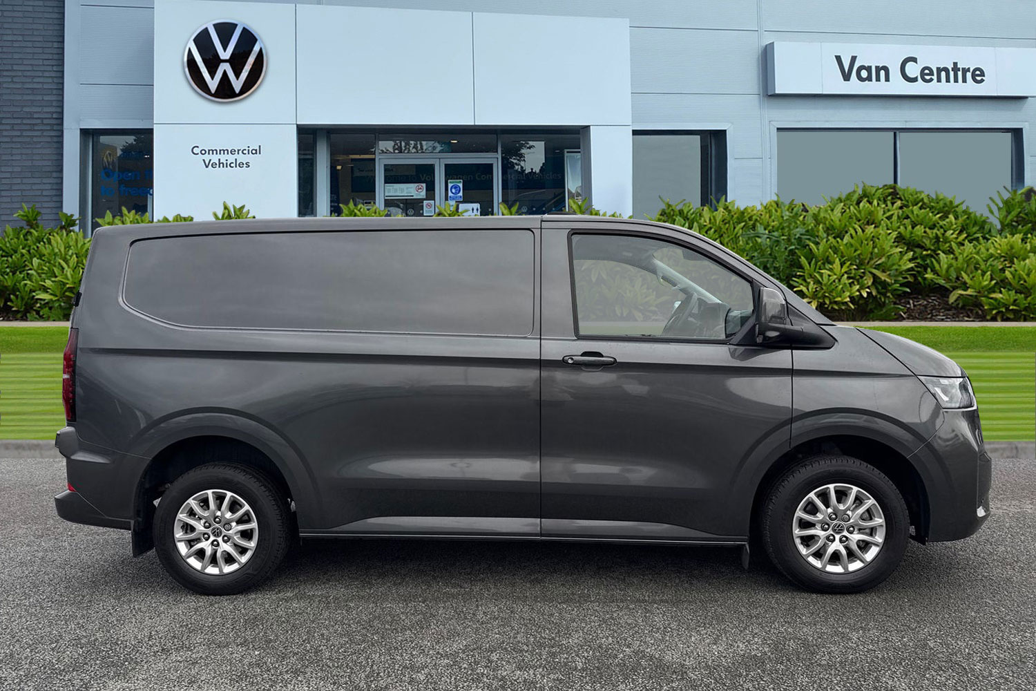 Used Volkswagen Transporter 2025 for sale - 77313030: Photo 3