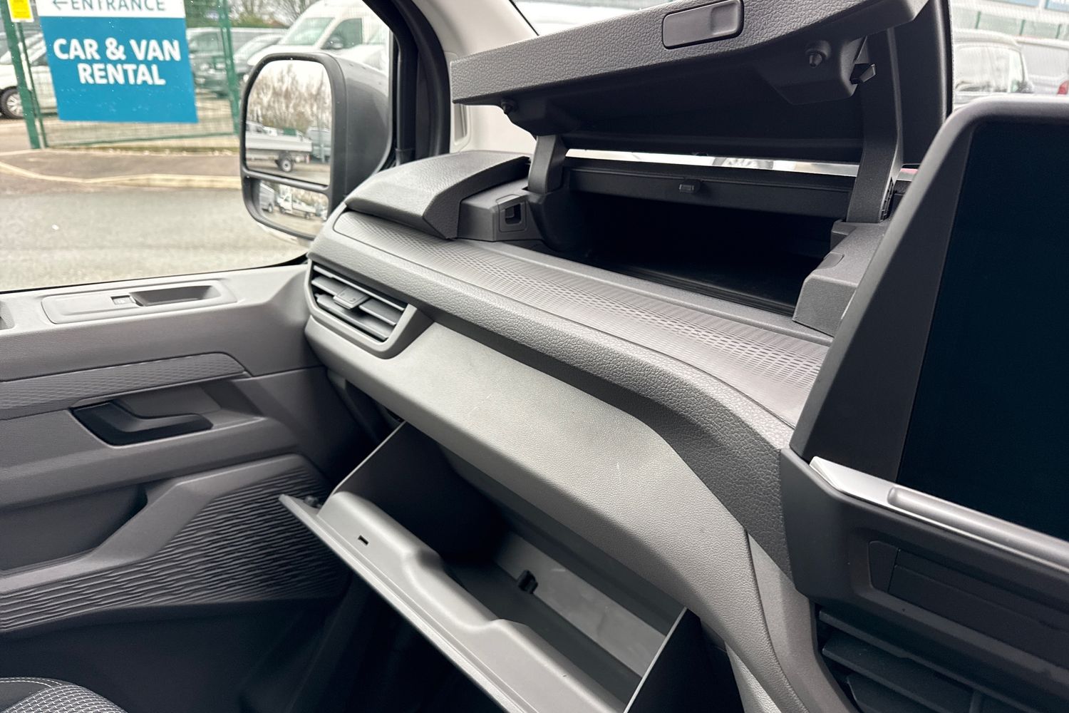 Used Volkswagen Transporter 2025 for sale - 77313030: Photo 34