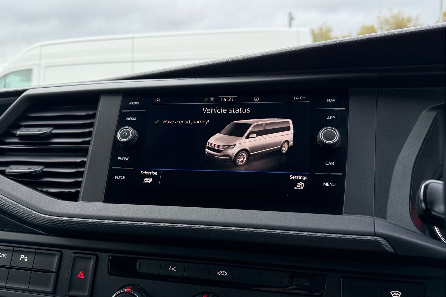 Used Volkswagen Transporter 2024 for sale - 76553510: Photo 51