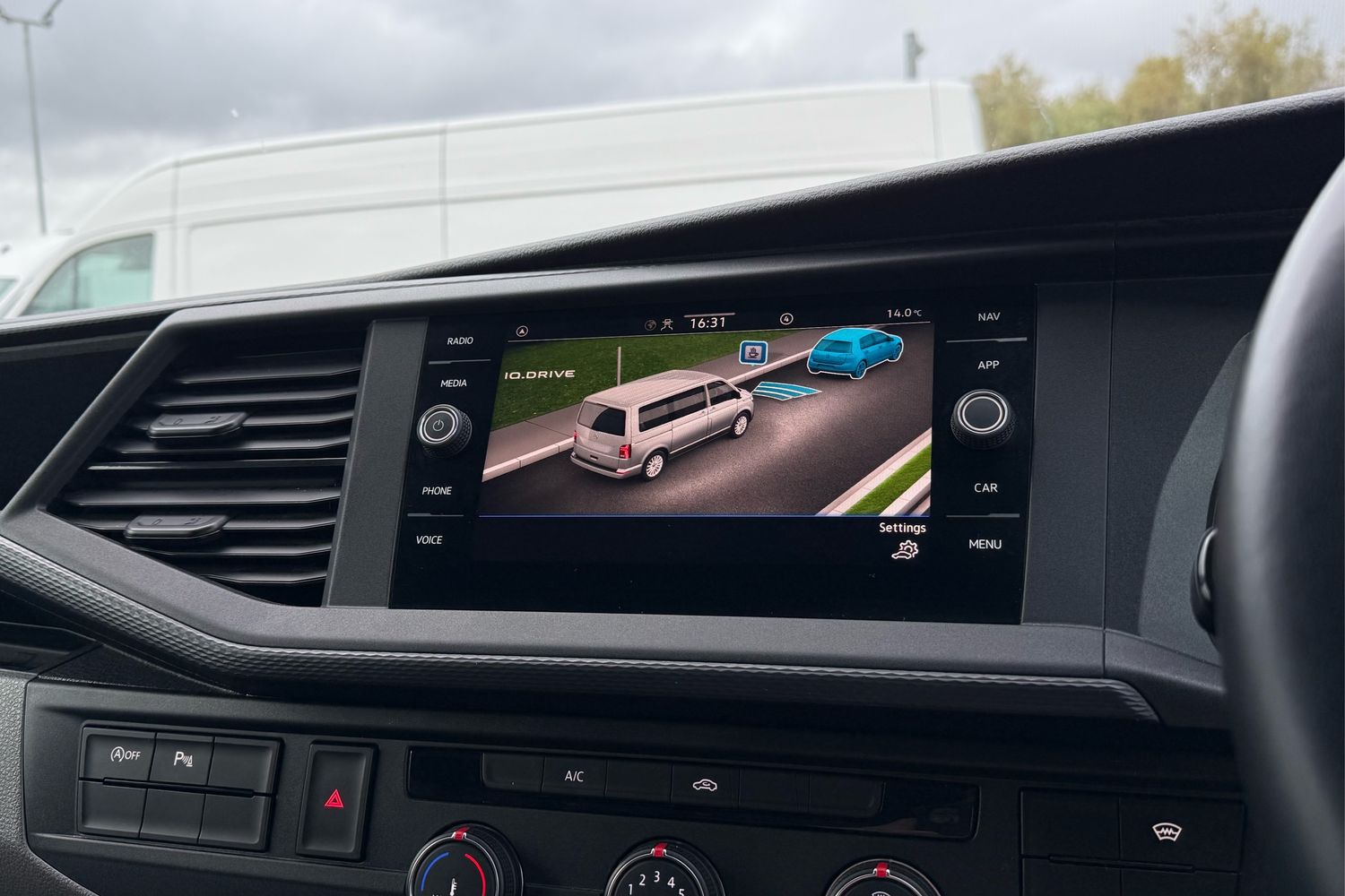 Used Volkswagen Transporter 2024 for sale - 76553510: Photo 55