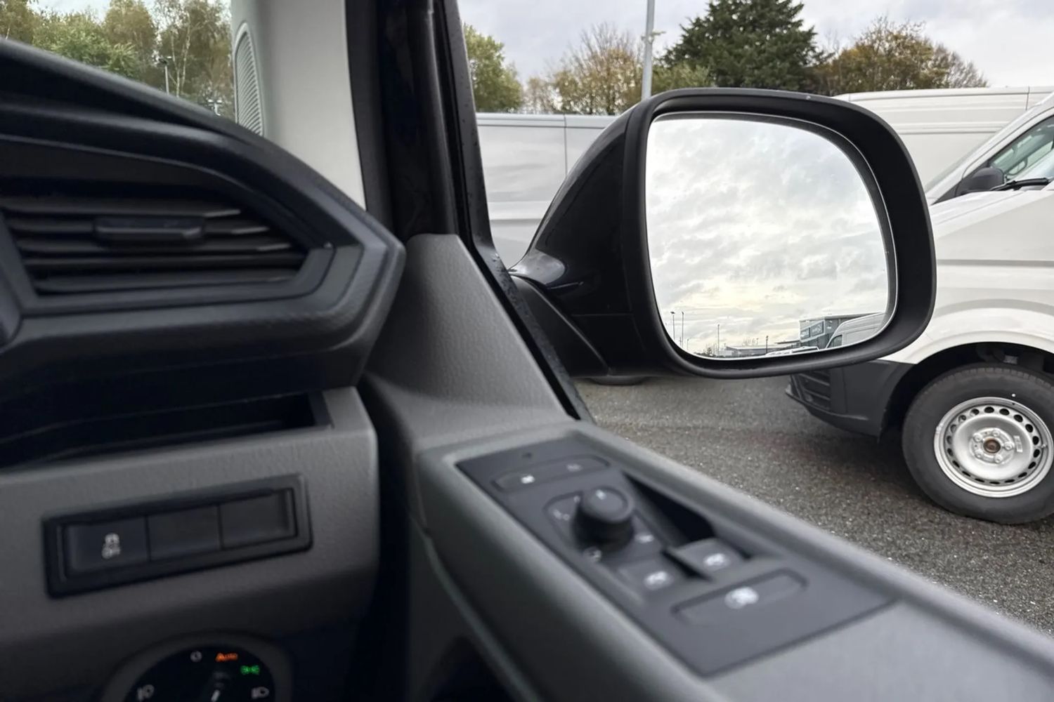 Used Volkswagen Transporter 2024 for sale - 76863297: Photo 20