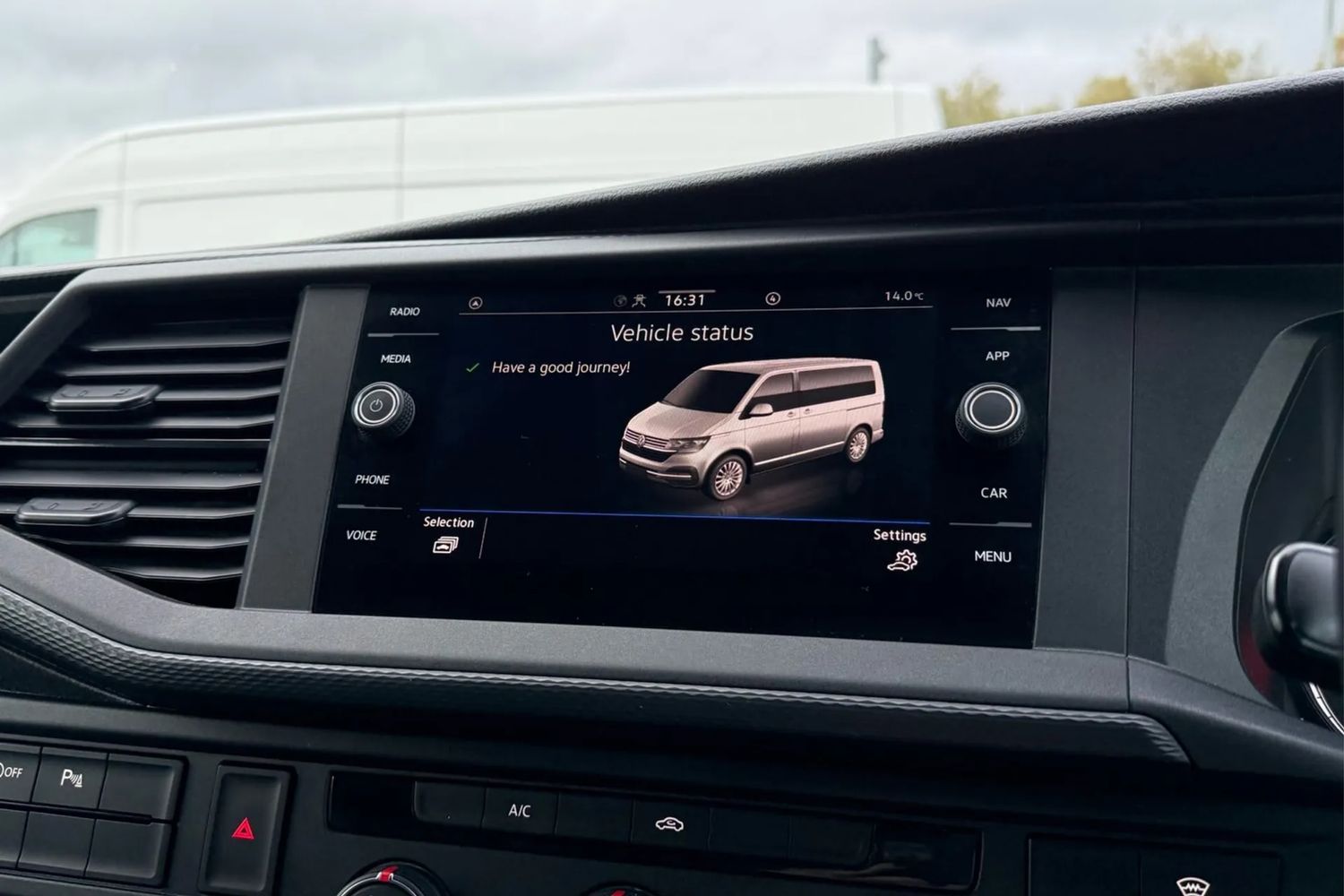 Used Volkswagen Transporter 2024 for sale - 76863297: Photo 51