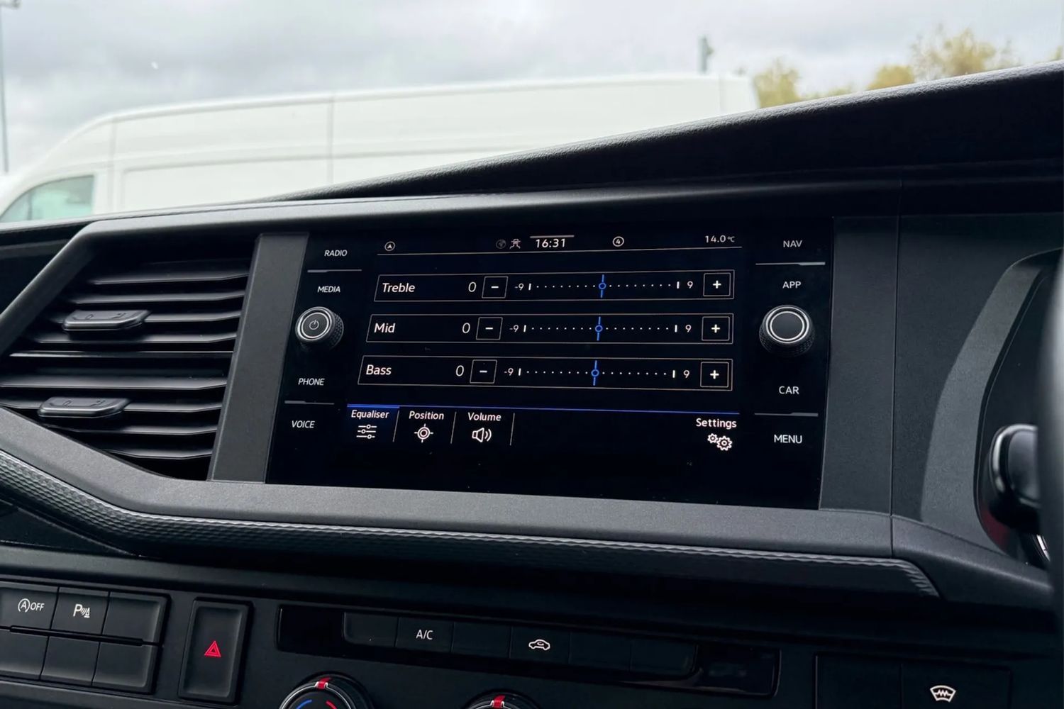 Used Volkswagen Transporter 2024 for sale - 76863297: Photo 52