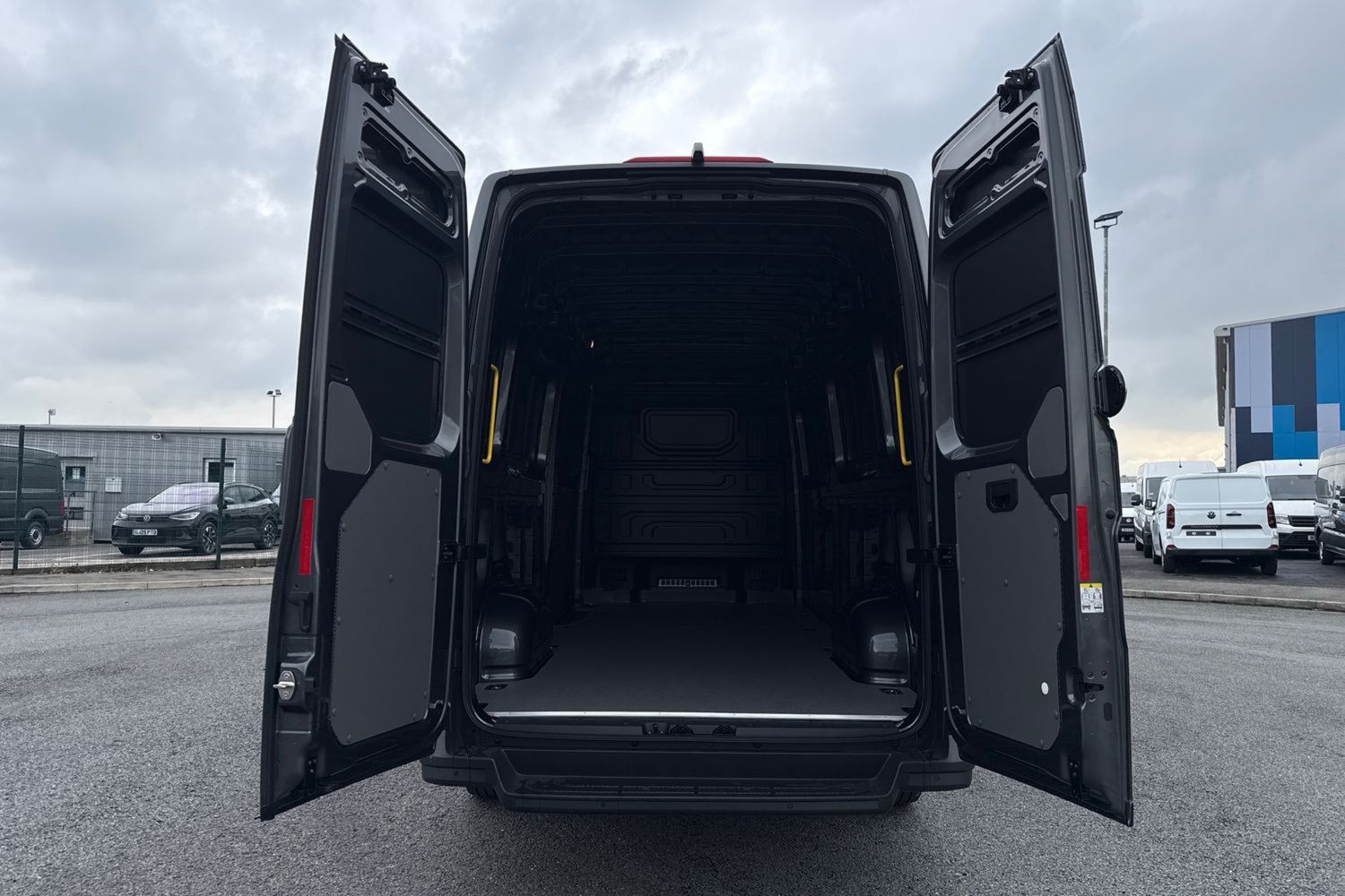 Used Volkswagen Crafter 2025 for sale - 76480926: Photo 6