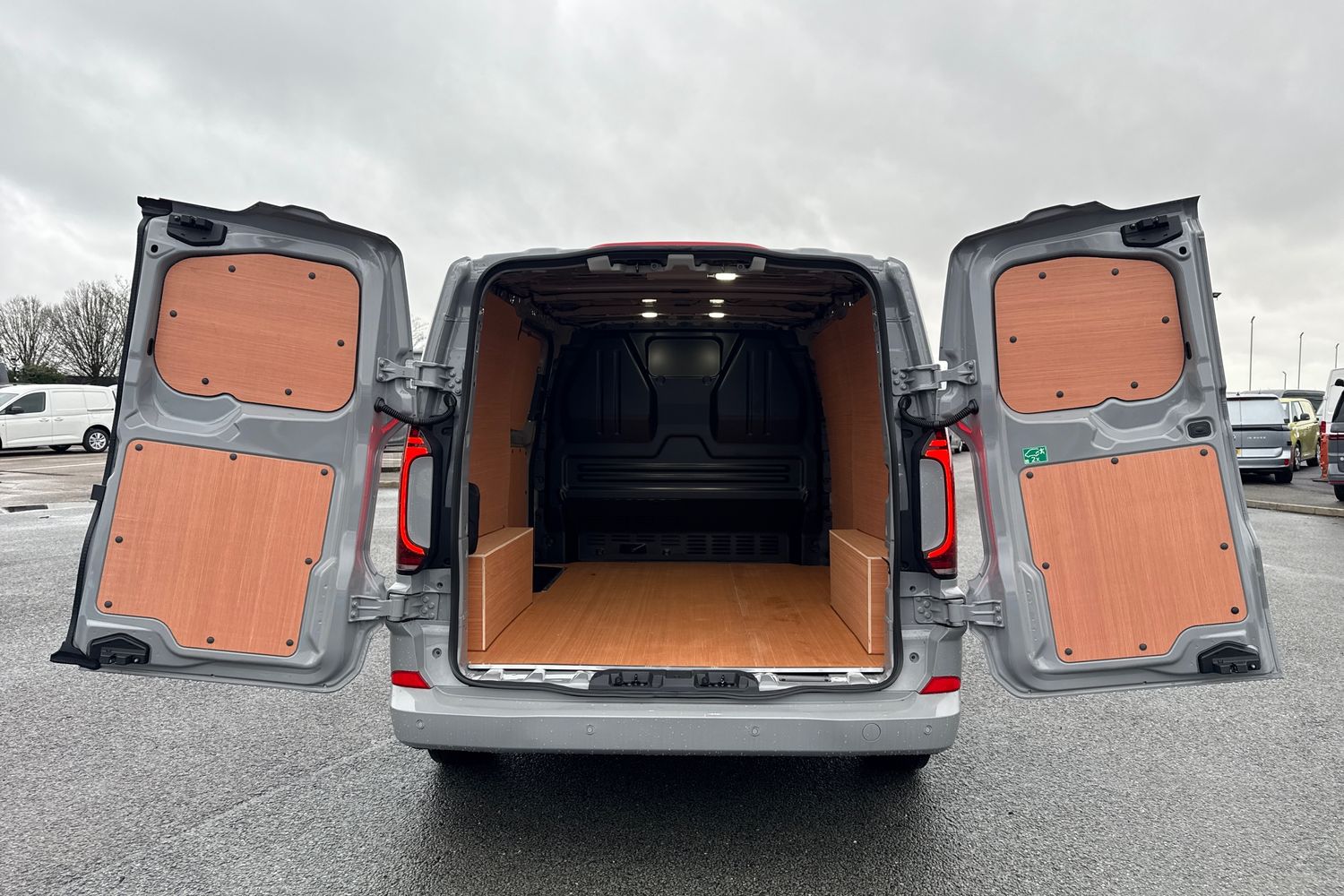 Used Volkswagen Transporter 2025 for sale - 77282182: Photo 6