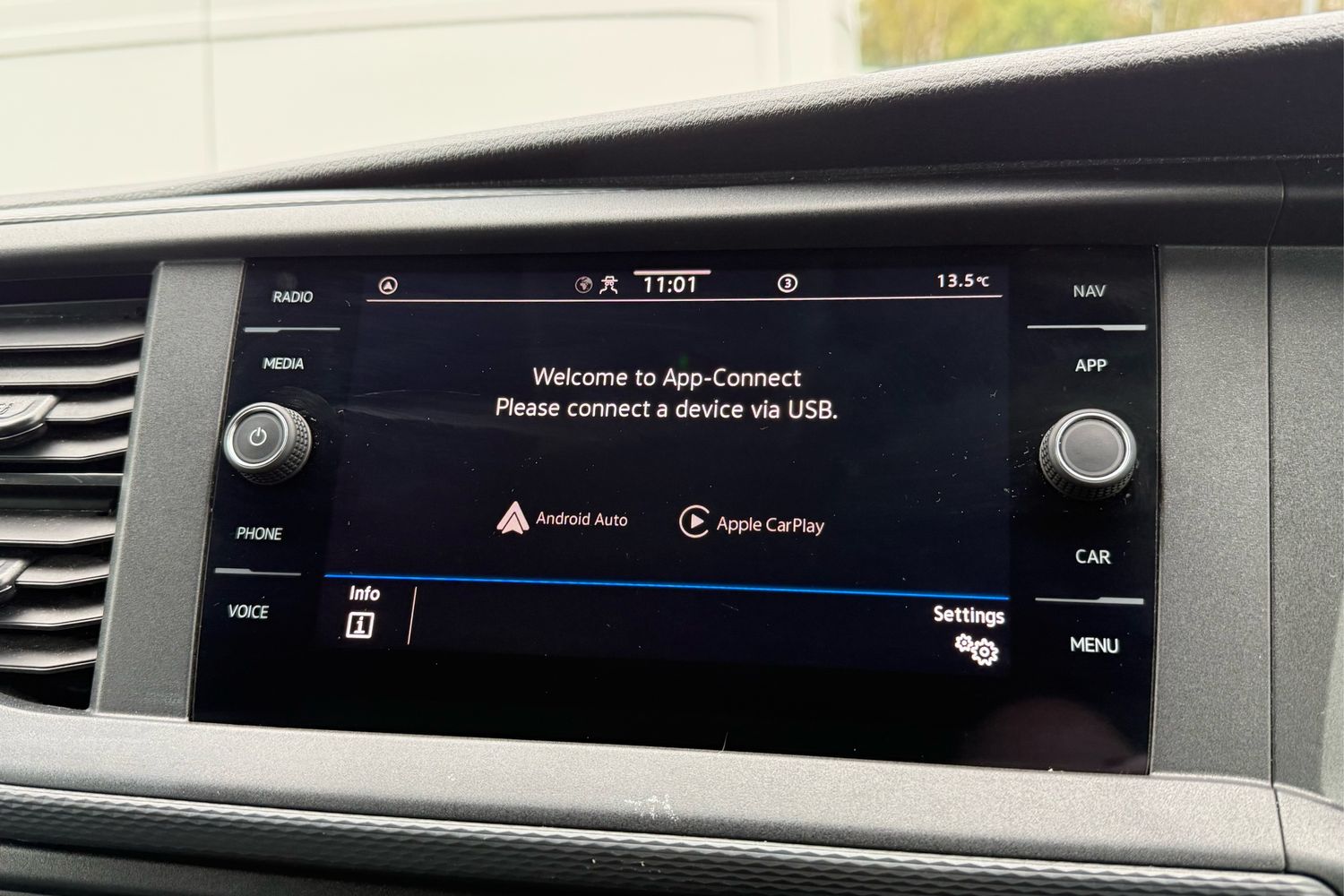 Used Volkswagen Transporter 2024 for sale - 76564716: Photo 51