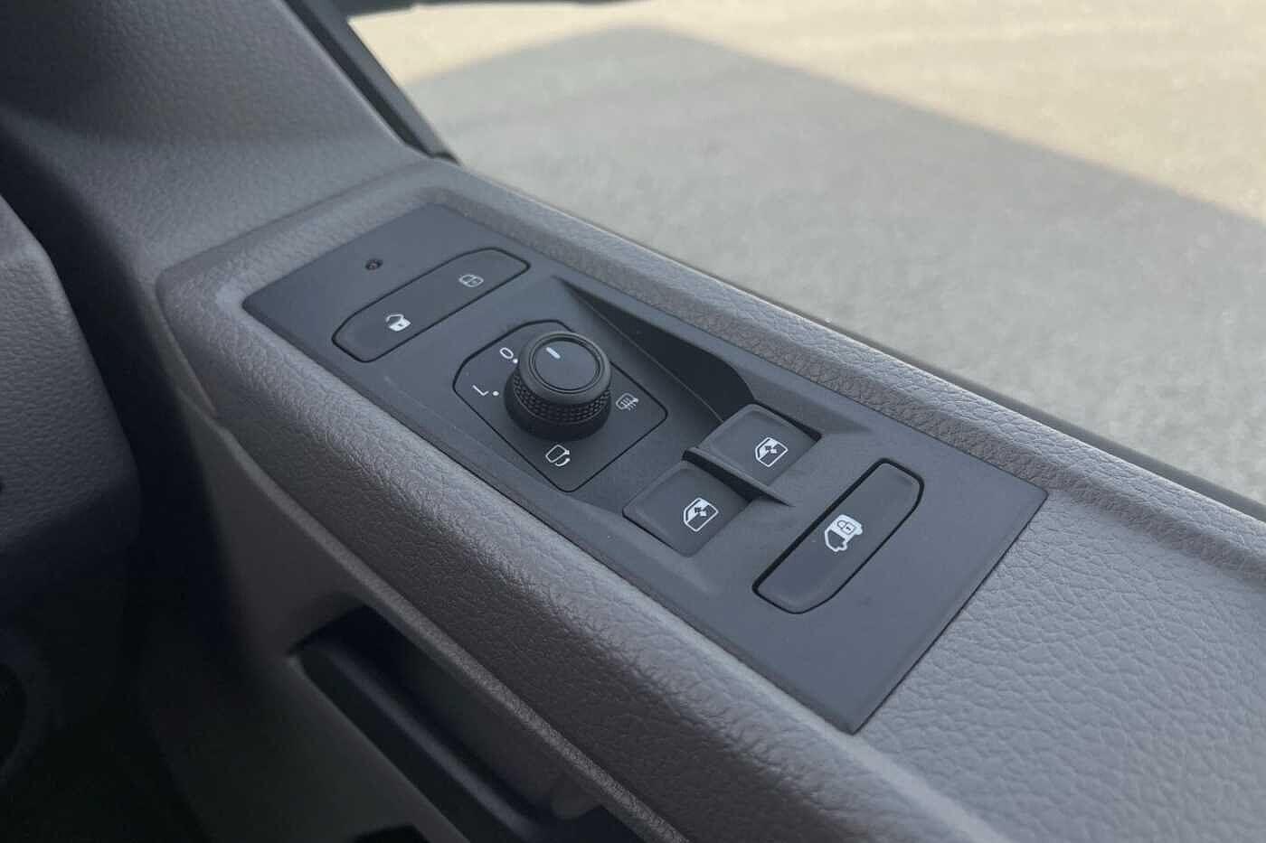 Used Volkswagen Transporter 2024 for sale - 76520094: Photo 37