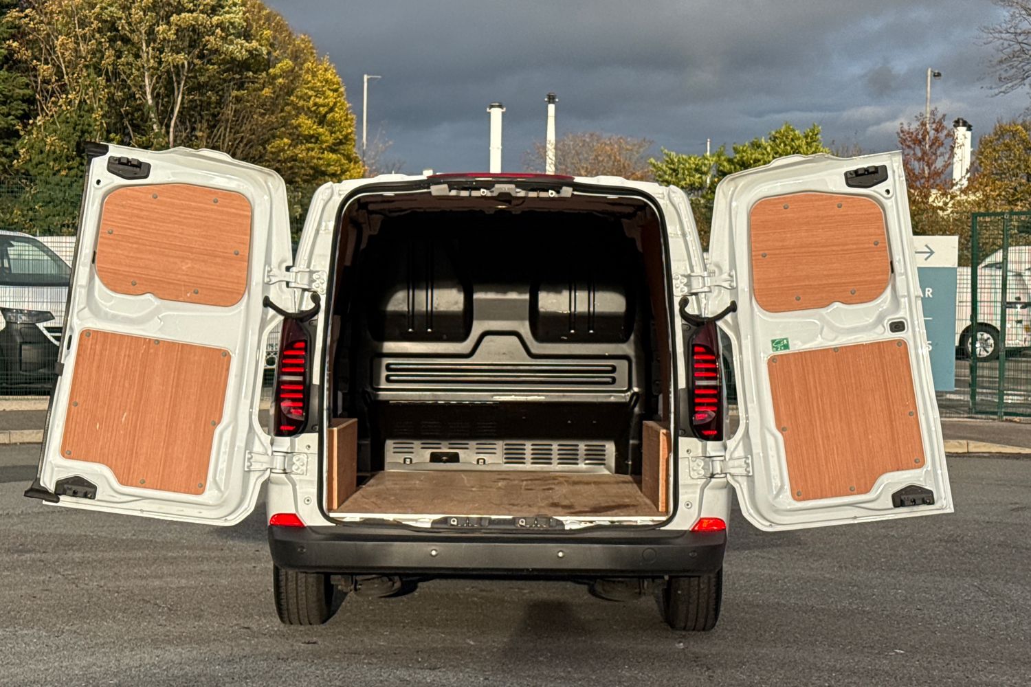 Used Volkswagen Transporter 2025 for sale - 76462209: Photo 6