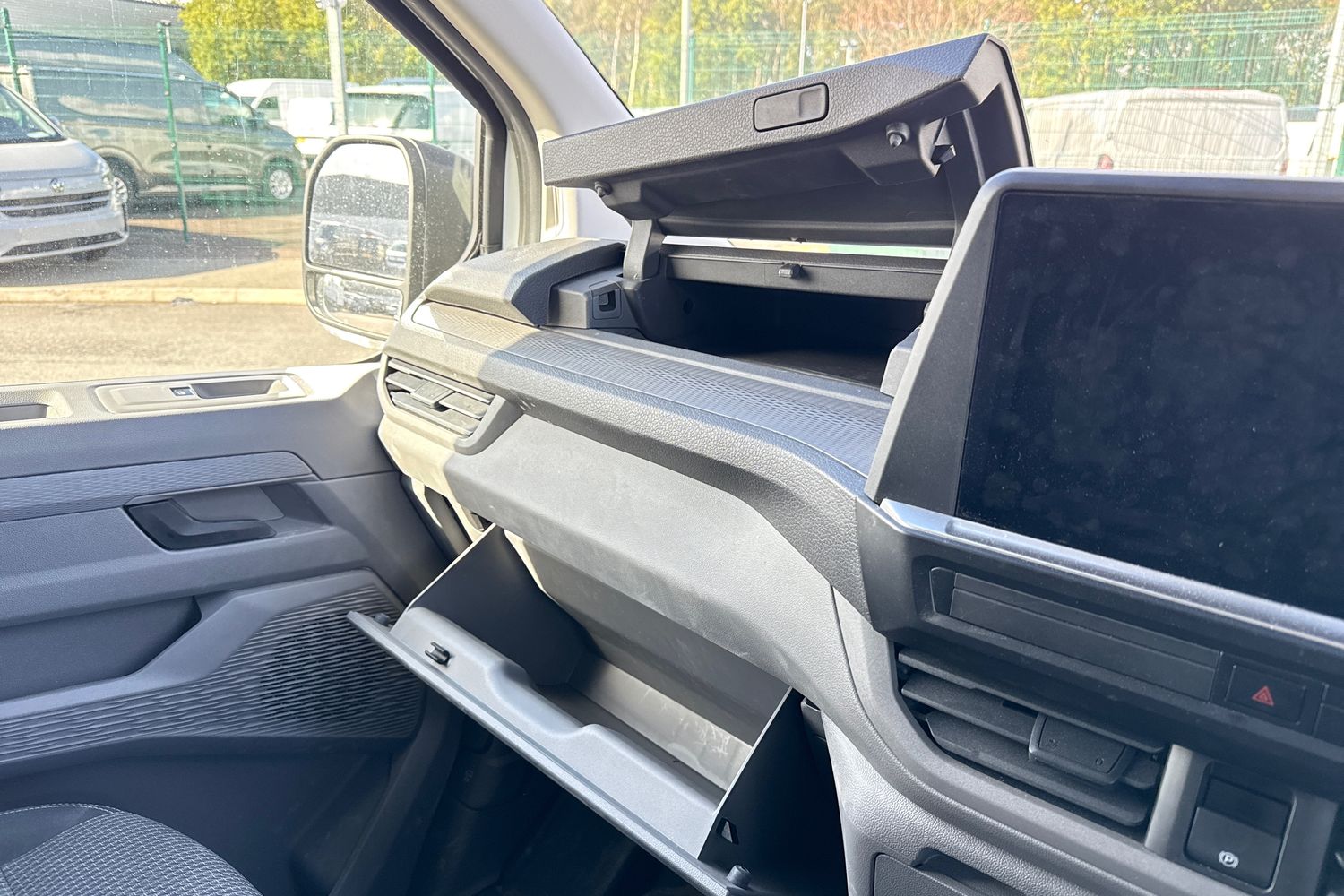 Used Volkswagen Transporter 2025 for sale - 76630041: Photo 32