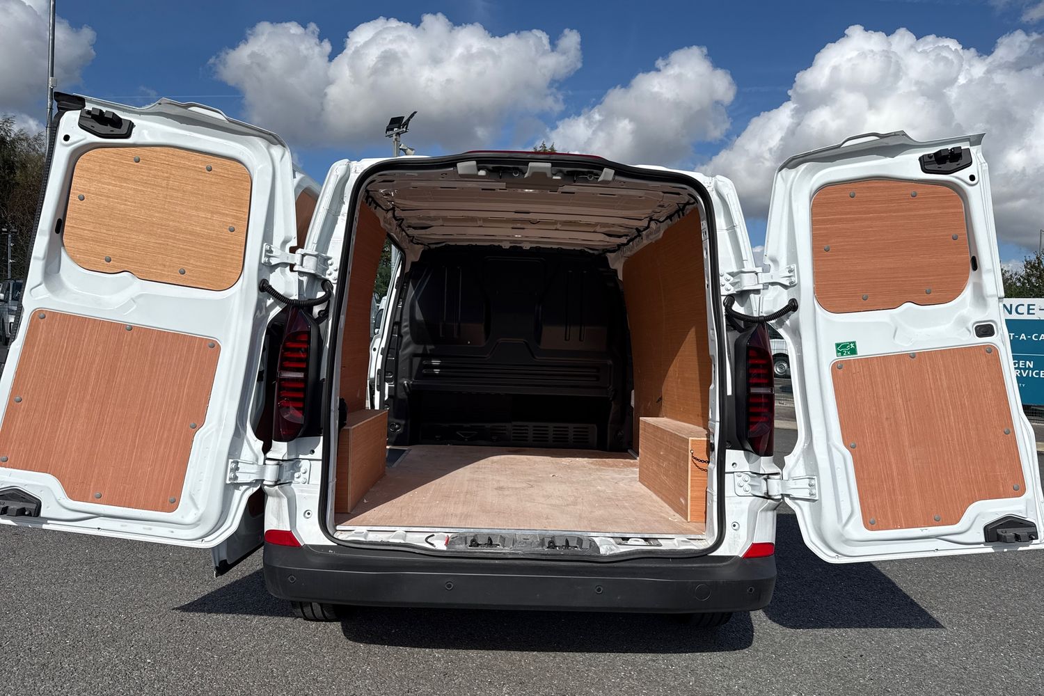 Used Volkswagen Transporter 2025 for sale - 76630041: Photo 7