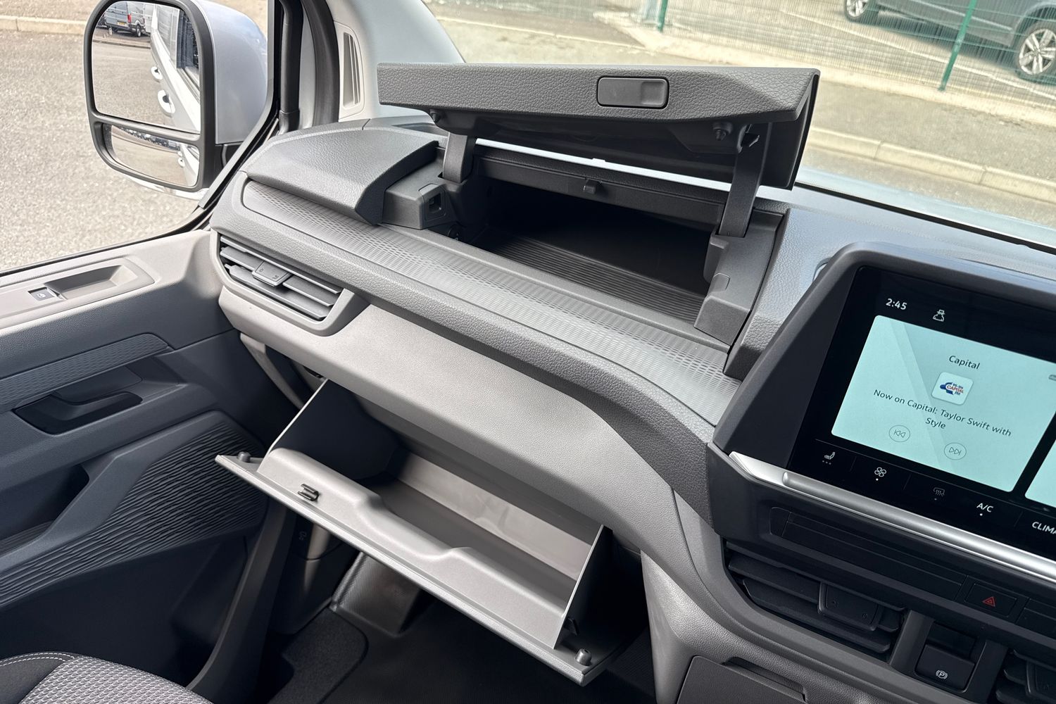 Used Volkswagen Transporter 2025 for sale - 77608389: Photo 41