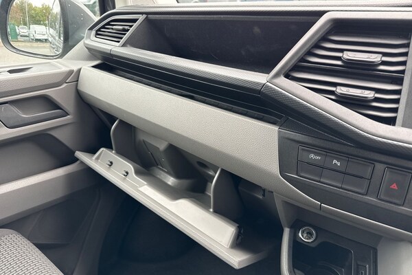 Used Volkswagen Transporter 2024 for sale - 76142223: Photo 46