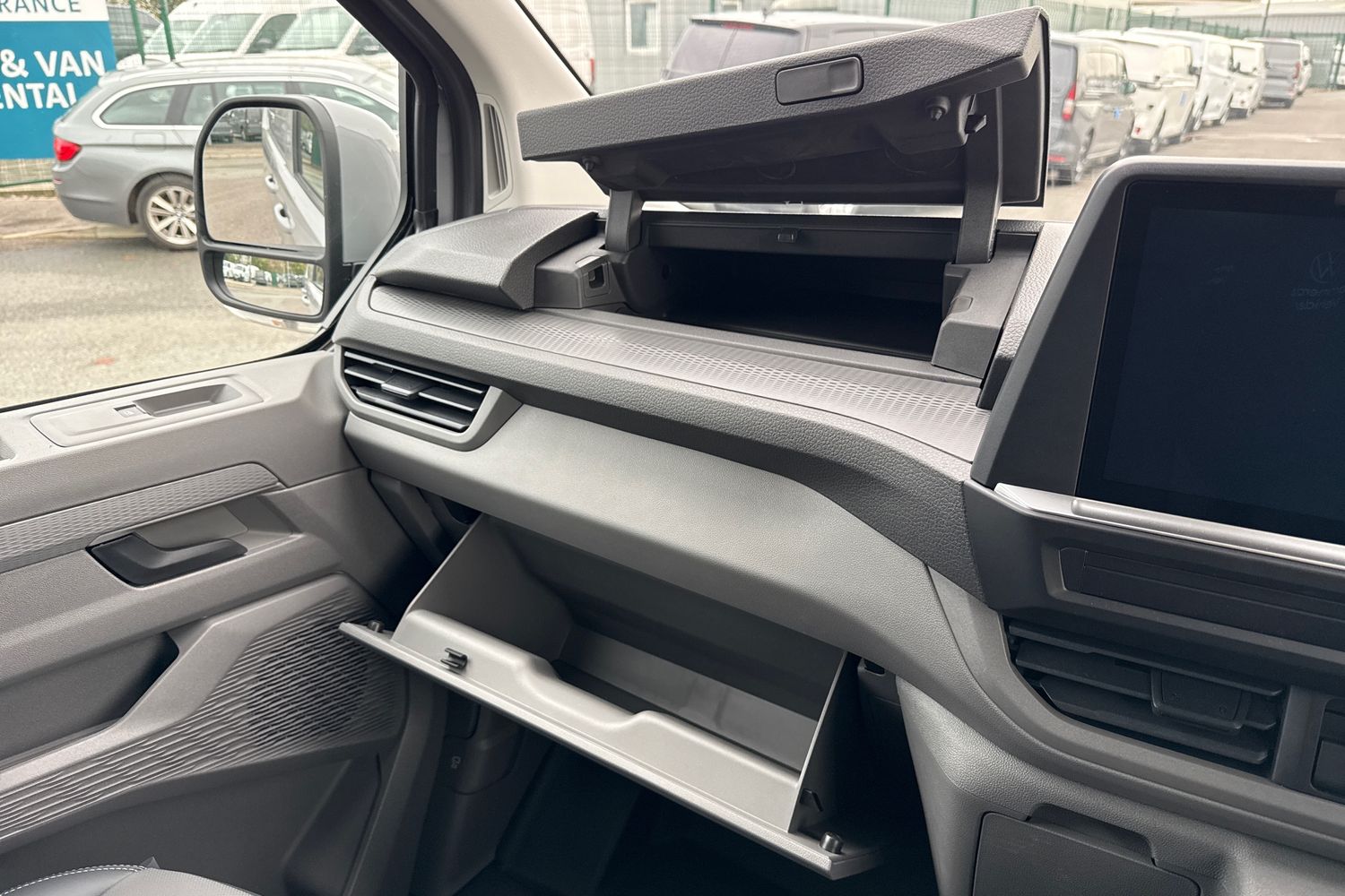 Used Volkswagen Transporter 2025 for sale - 76488324: Photo 31