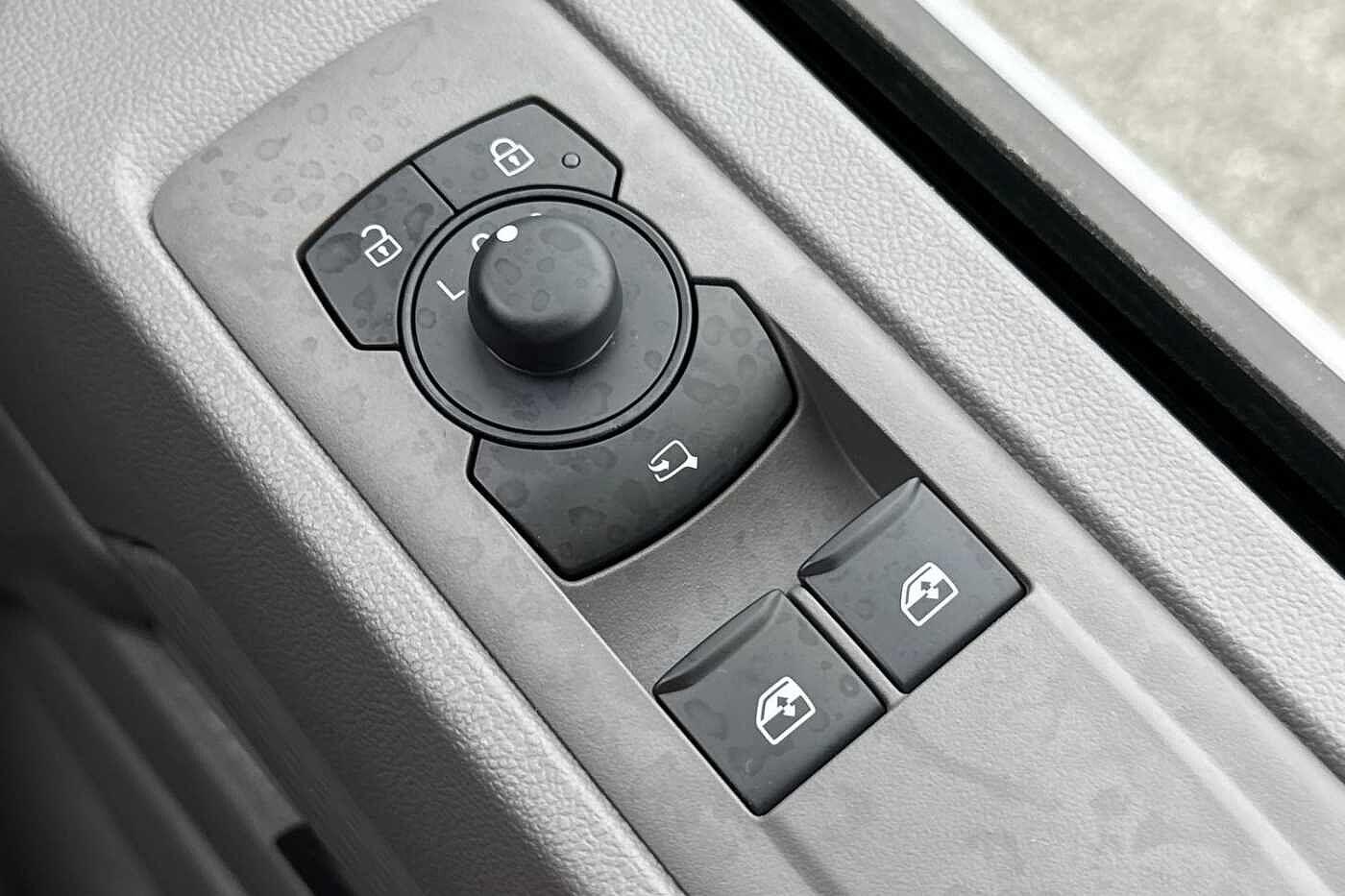 Used Volkswagen Transporter 2025 for sale - 77152640: Photo 43