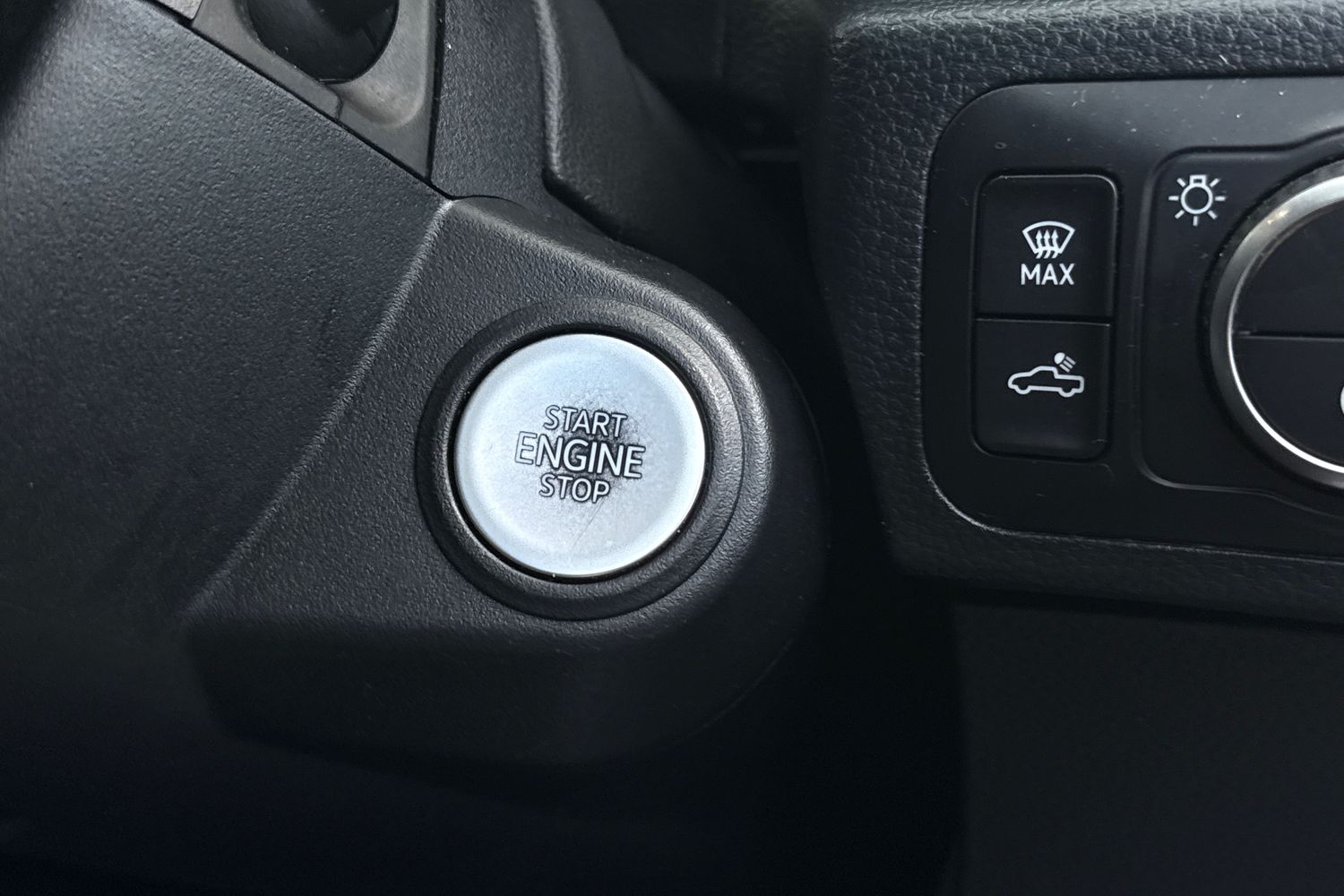 Used Volkswagen Amarok 2024 for sale - 77000800: Photo 36