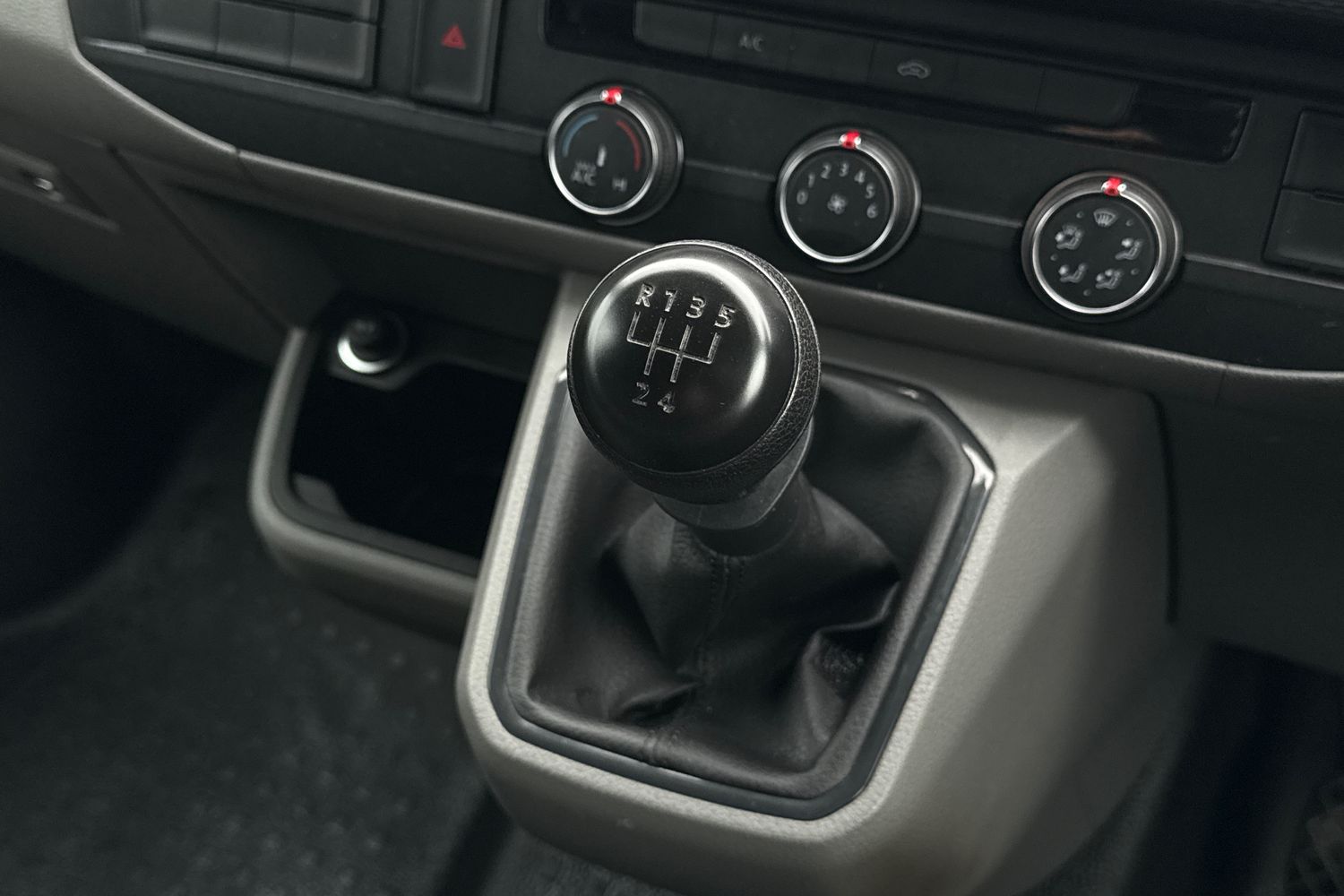 Used Volkswagen Transporter 2024 for sale - 77037326: Photo 22