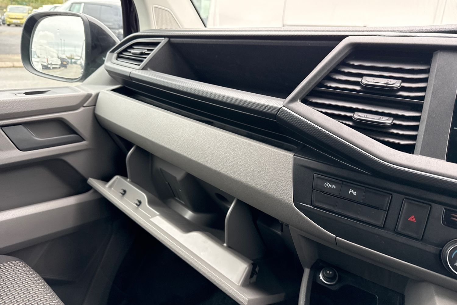 Used Volkswagen Transporter 2024 for sale - 77037326: Photo 34